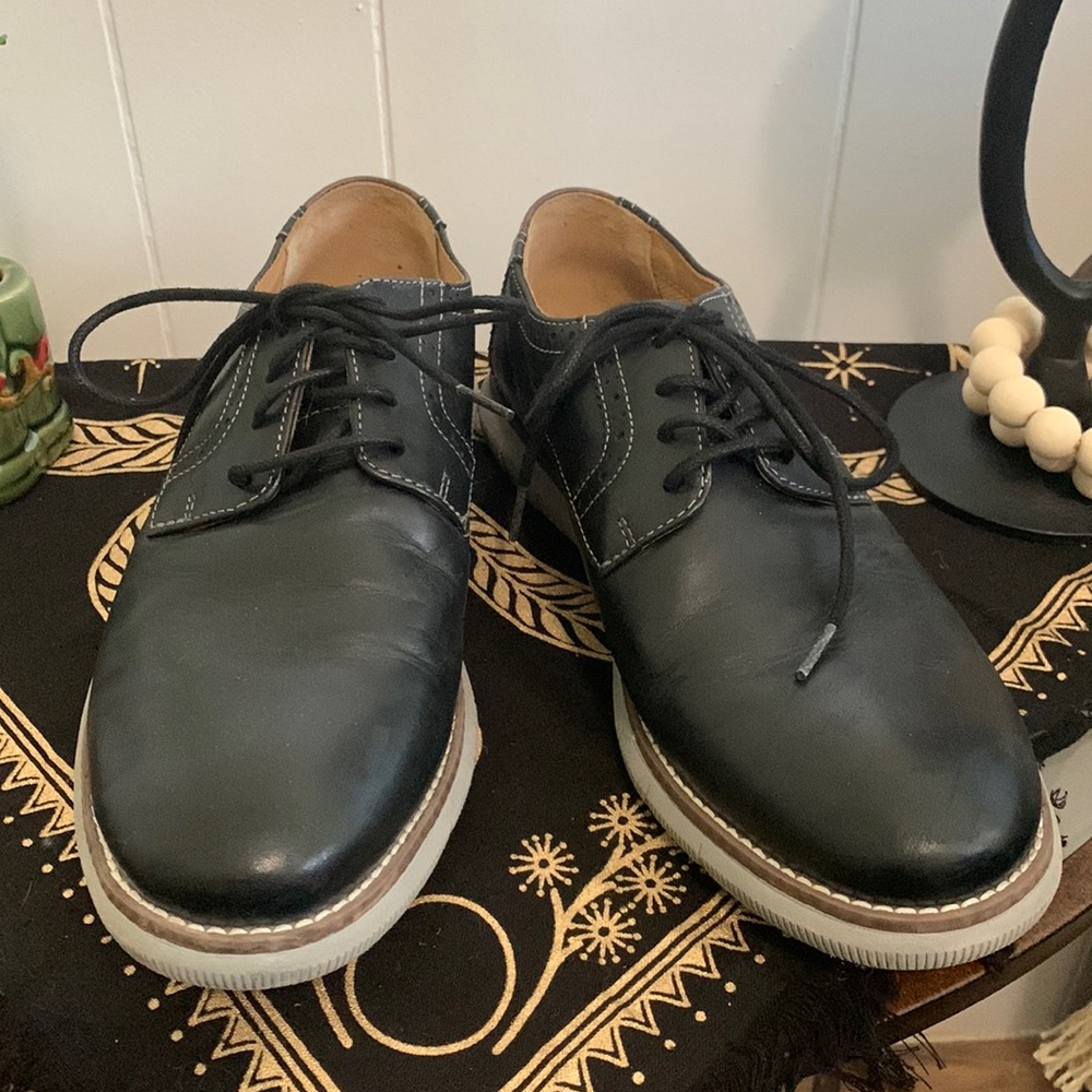 Genuine mens/boys leather shoes